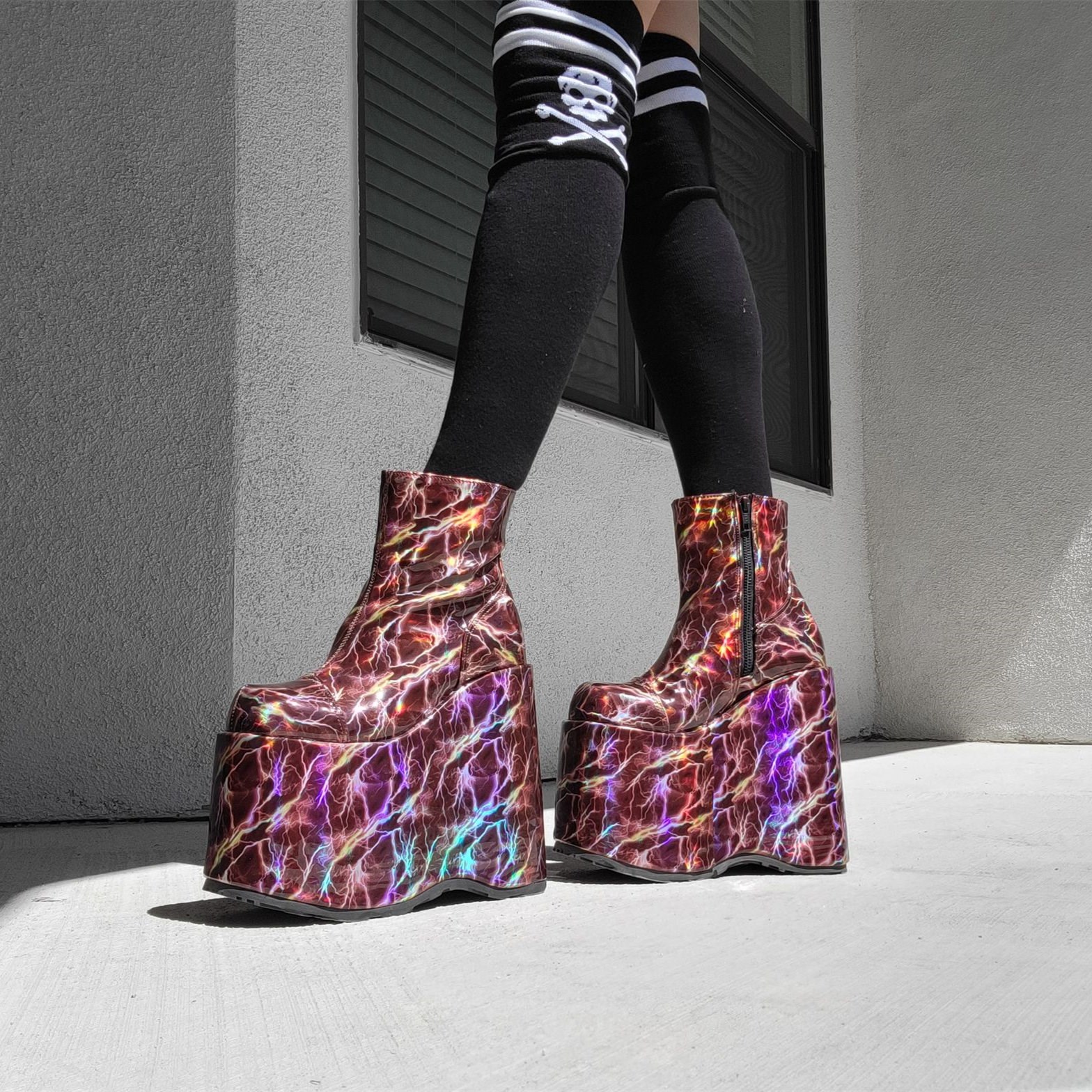 Botines Demonia Slay-204LBH Hologram Mujer Vino | MX-6-APW