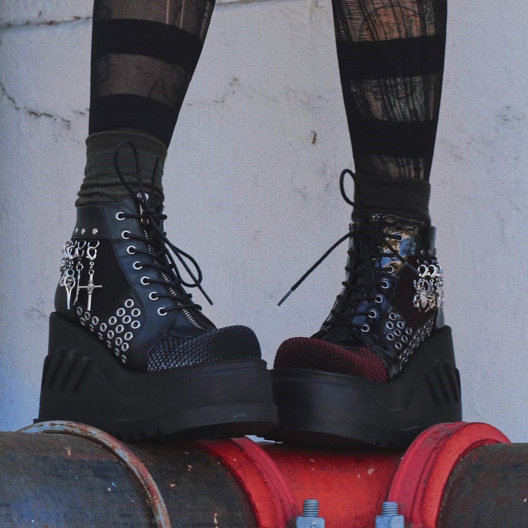 Botines Demonia Stomp-18 Vegan Cuero Velvet Mujer Negros | MX-8-KDO